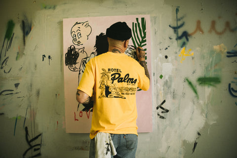 CORNER SUITE TEE