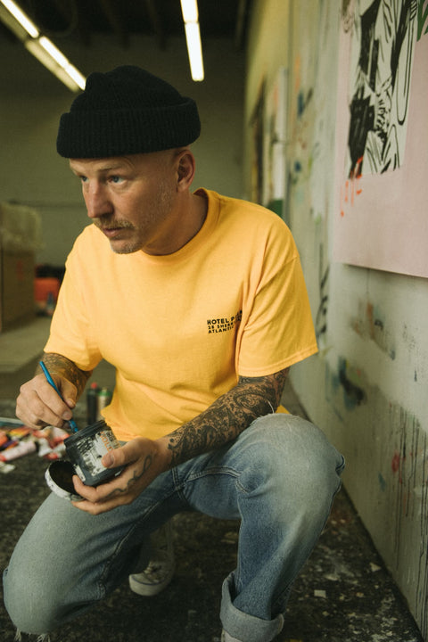 CORNER SUITE TEE