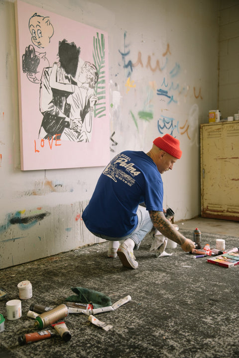CORNER SUITE TEE